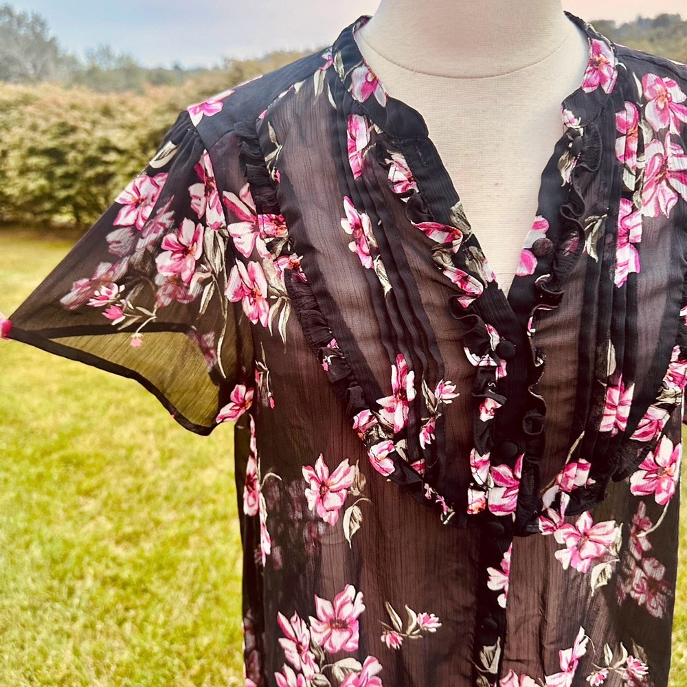 Torrid Black Floral Bubble Hem Blouse - Picture 9 of 16